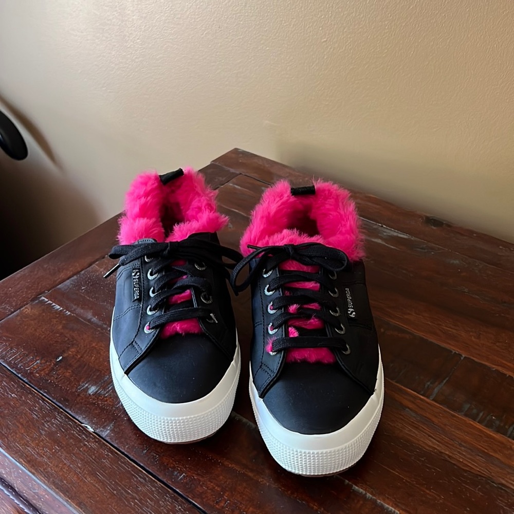 Brand new Superga black lace up shoes with hot pink faux fur